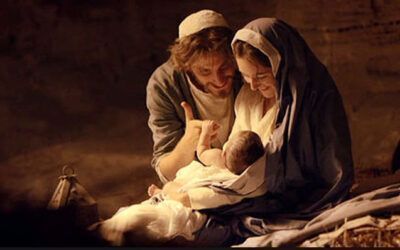 MARÍA GESTA Y DA A LUZ A JESÚS, por Pilar Sánchez Álvarez